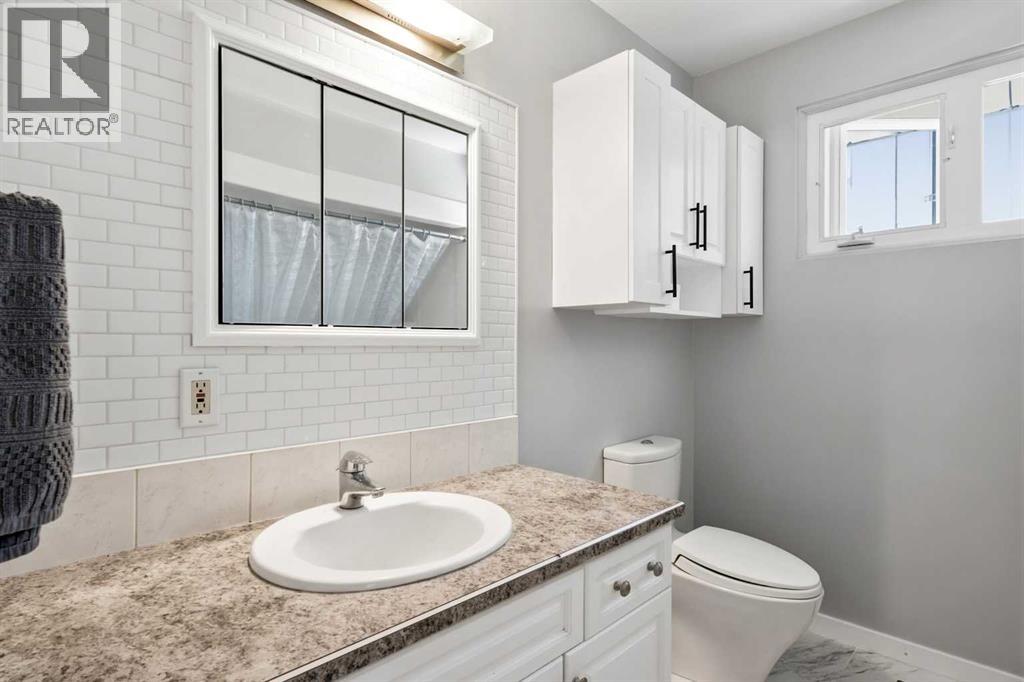 4132 50 Avenue - Image 25