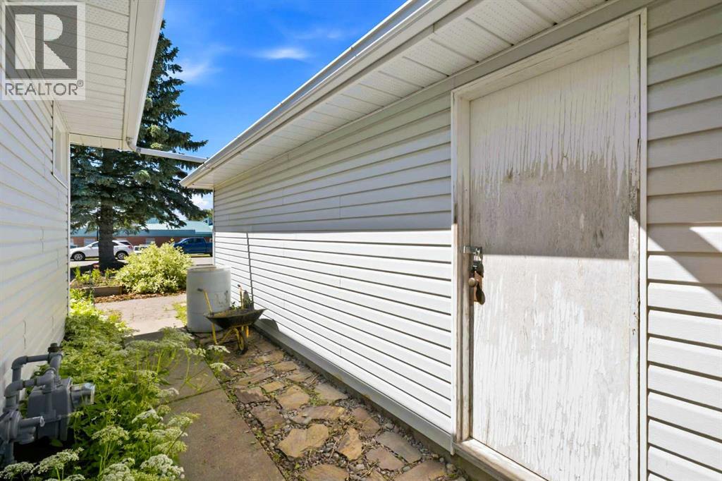 4132 50 Avenue - Image 34