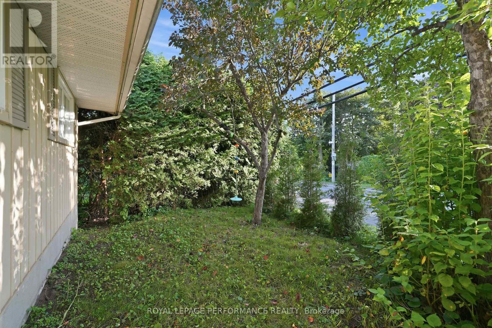 3149 Southmore Drive E