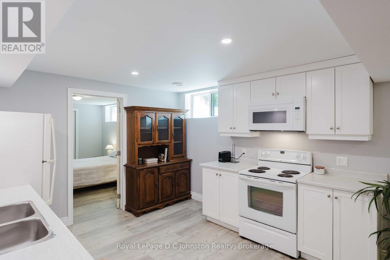 482 CREEKWOOD DRIVE - Image 38