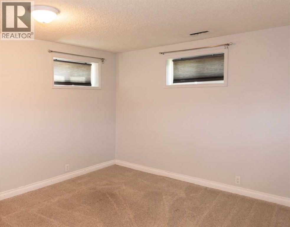 110 Bird Crescent - Image 25