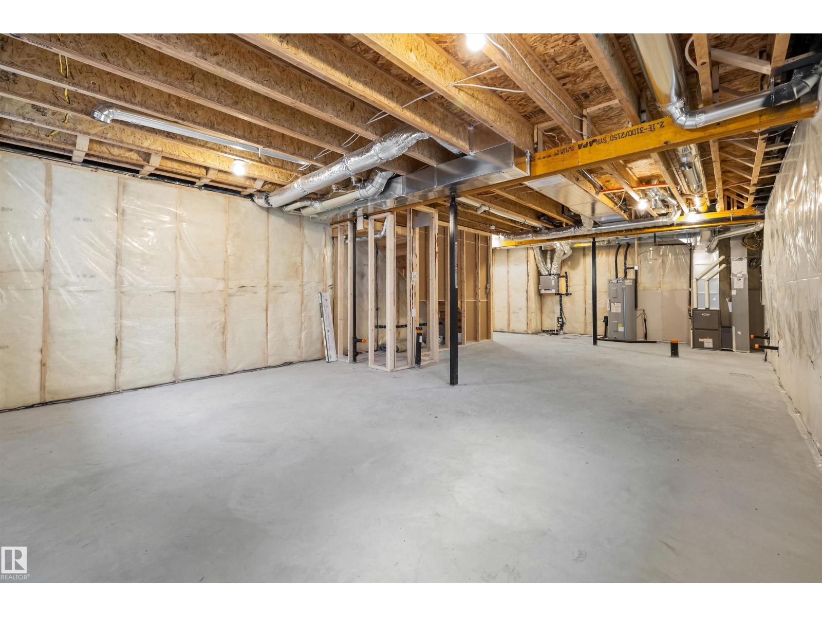 4039 207 ST NW - 45