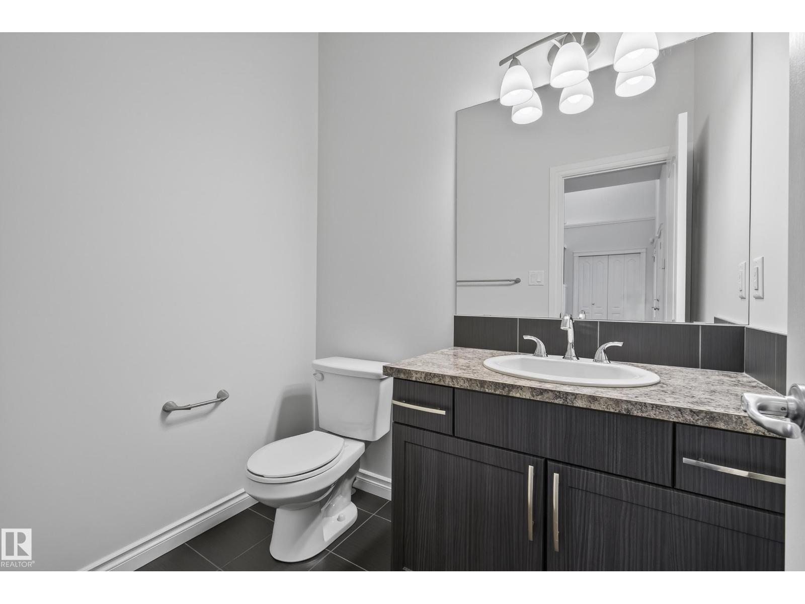 15852 10 AV SW - 7