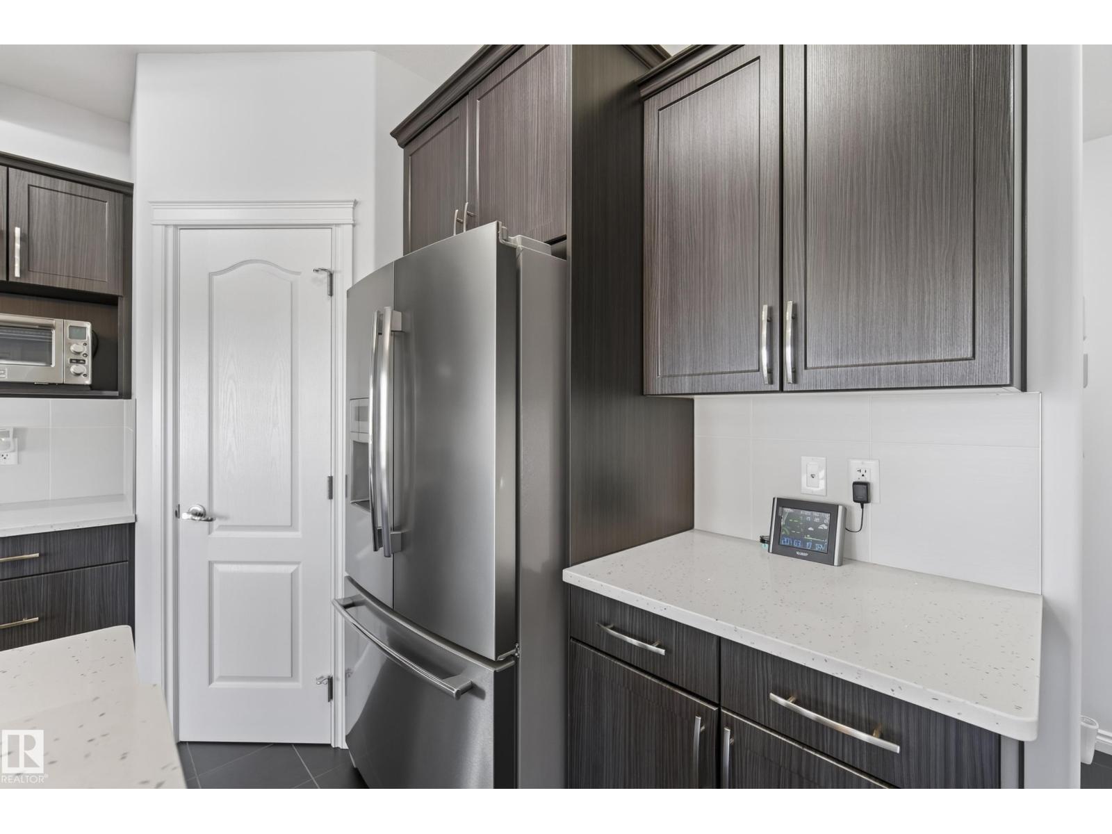 15852 10 AV SW - Image 13