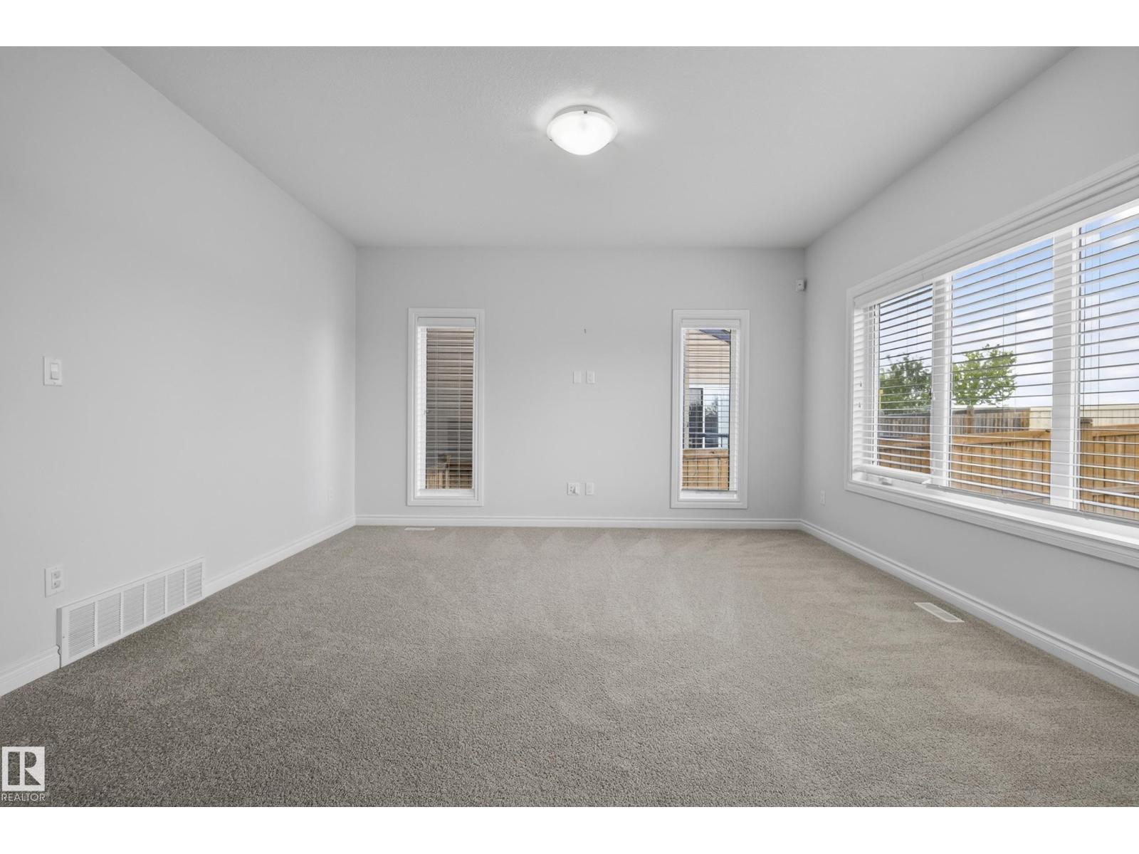 15852 10 AV SW - Image 21