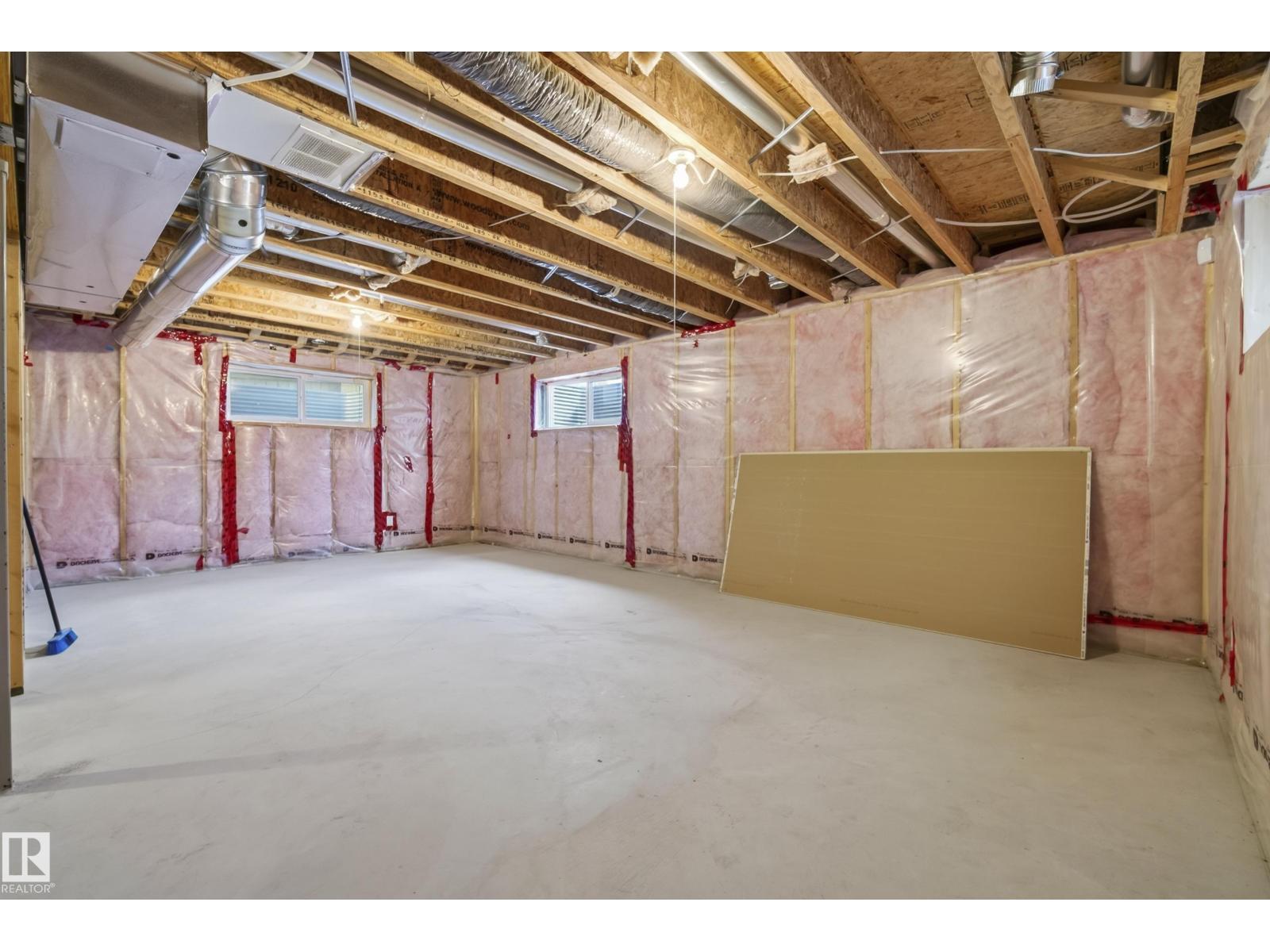 15852 10 AV SW - 43