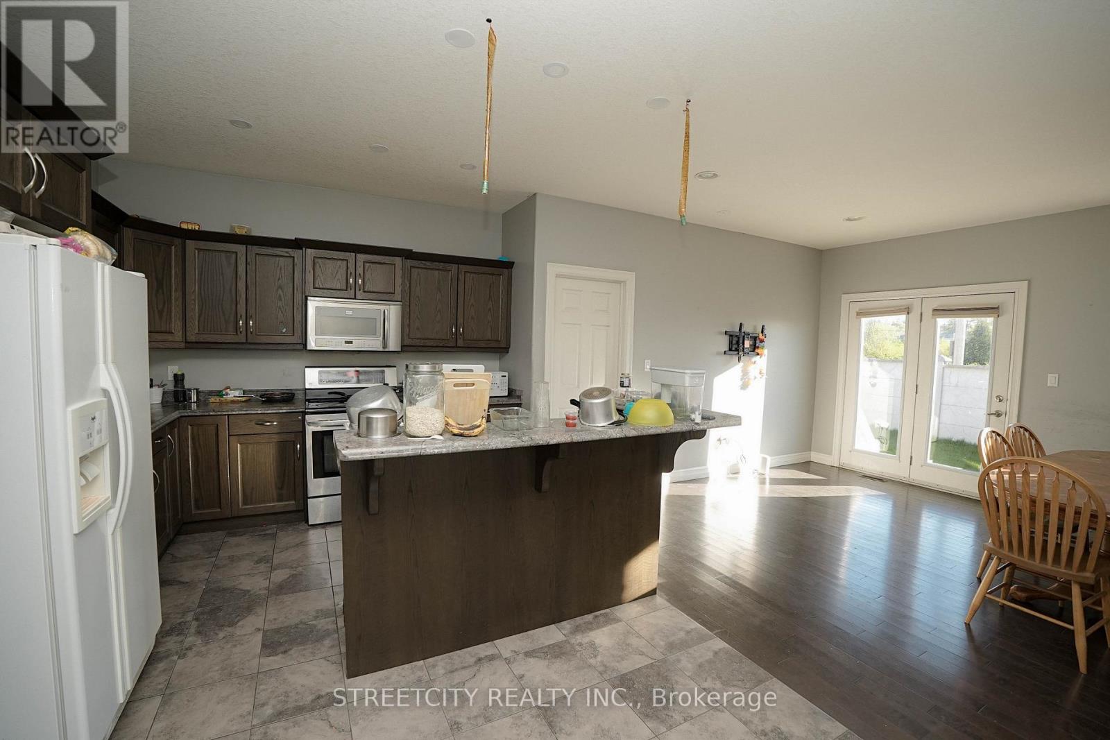 #5 1430 HIGHBURY AVENUE N - Image 13