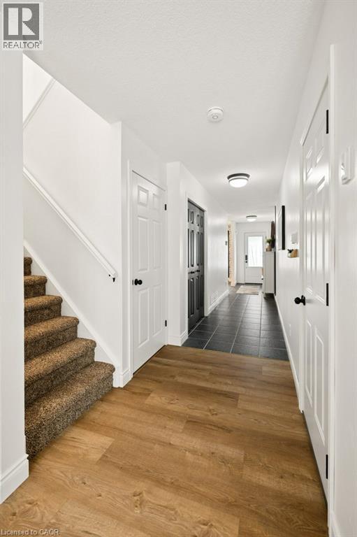 57 PORCHLIGHT Drive - 8