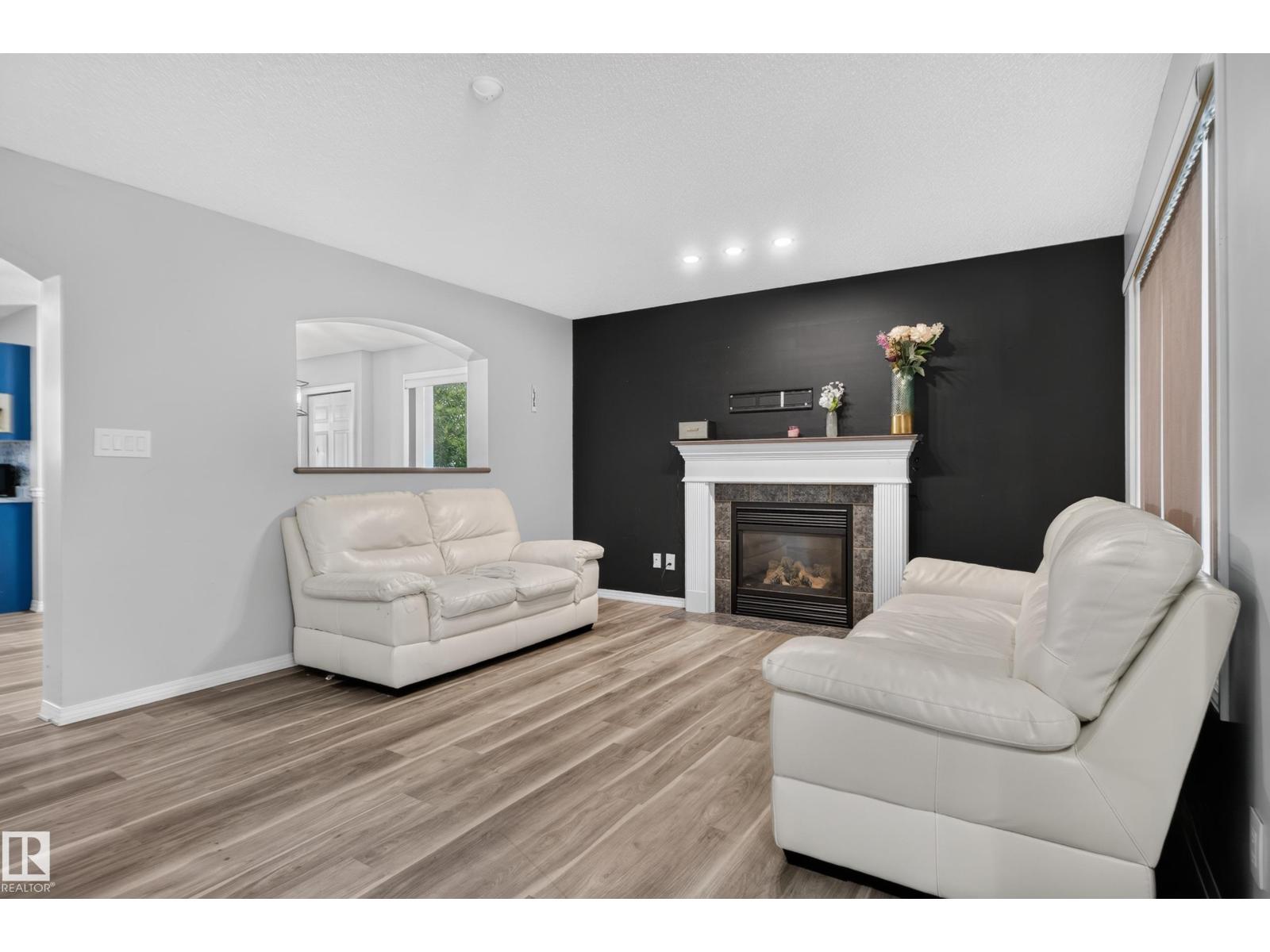 3755 20 ST NW - 5