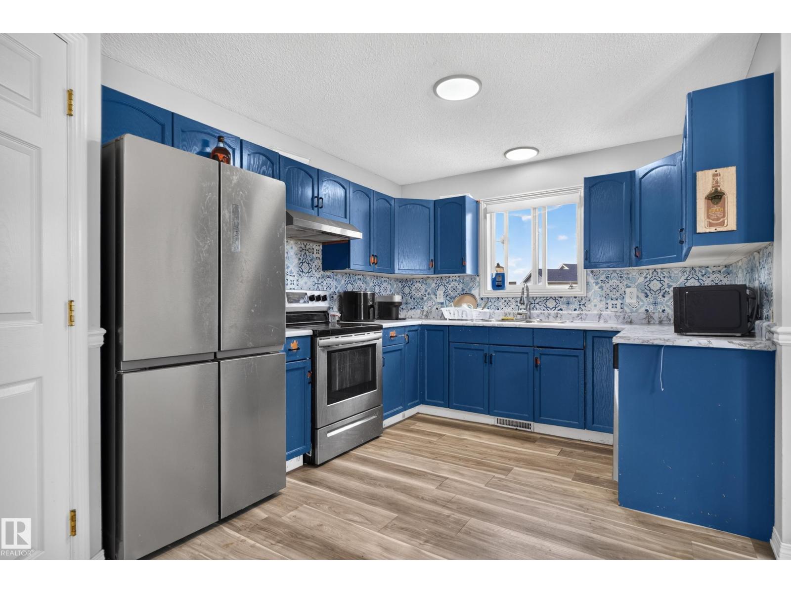 3755 20 ST NW - 10