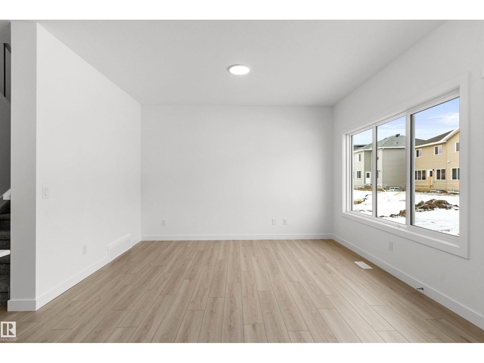 922 18 AV NW - Image 13
