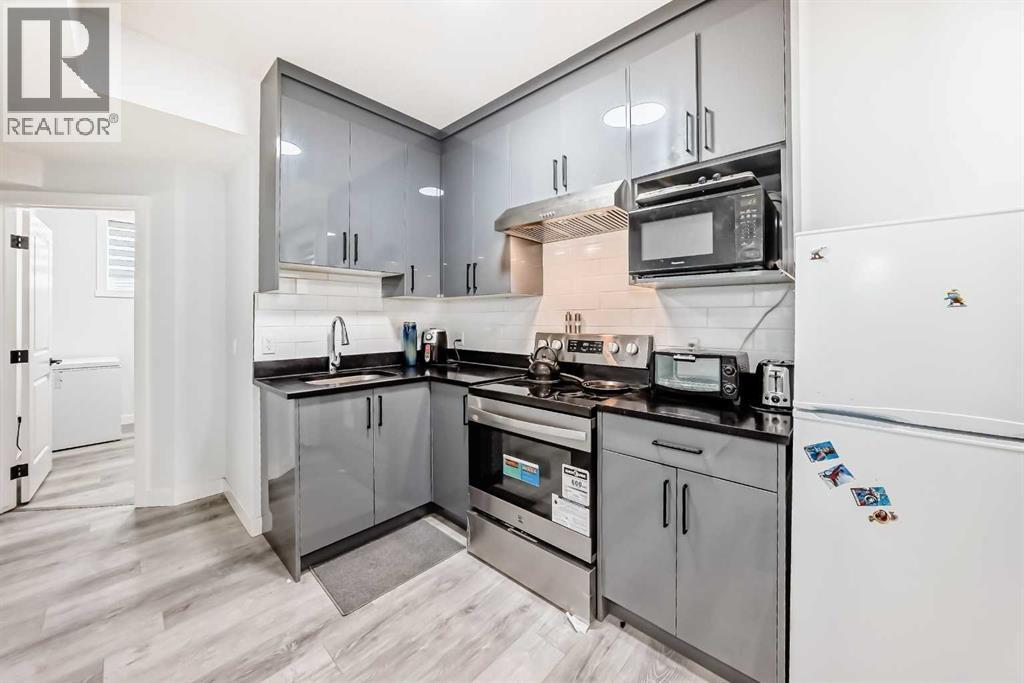 330 Ambleton Drive NW - 34