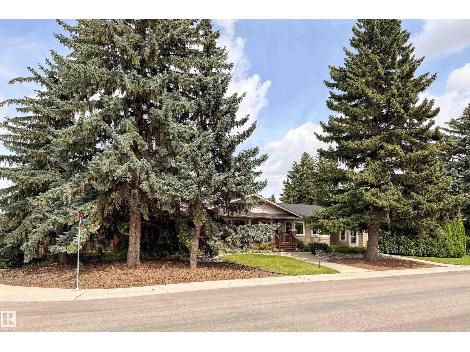 14016 85 AV NW - 4