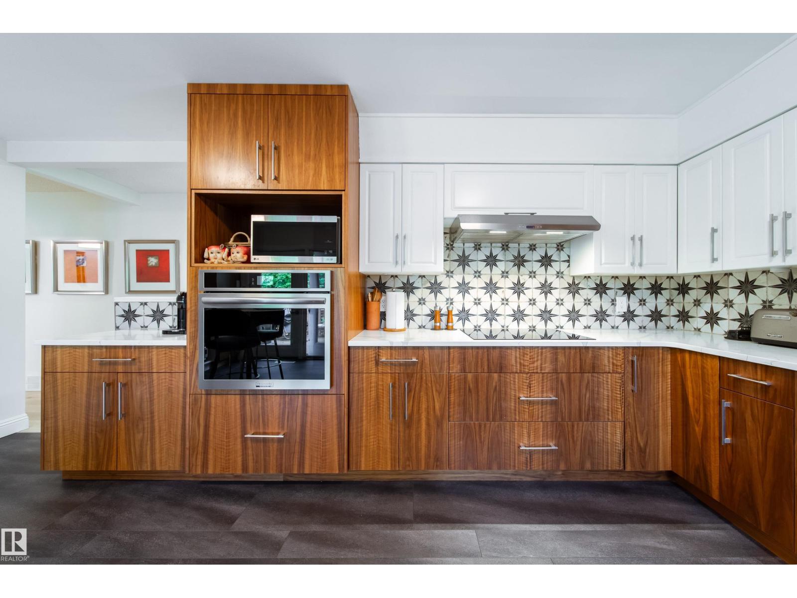 14016 85 AV NW - 19