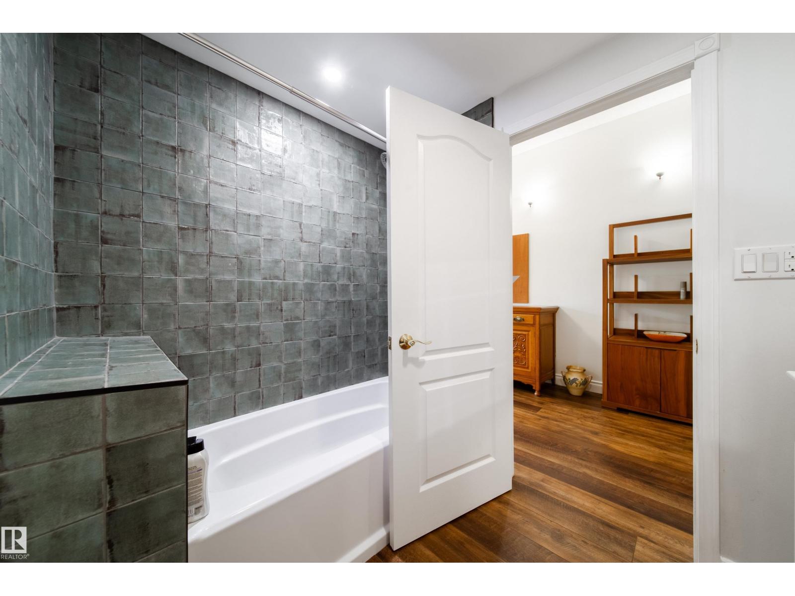 14016 85 AV NW - Image 41