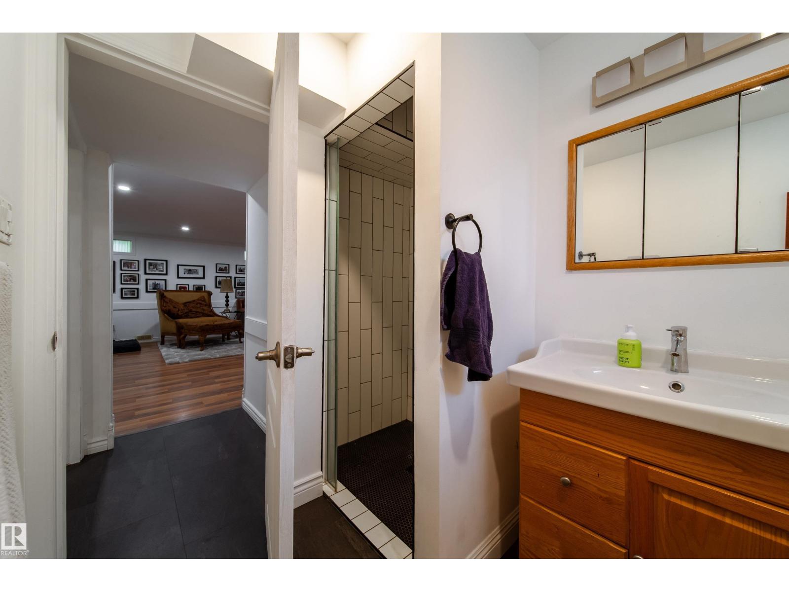 14016 85 AV NW - Image 49