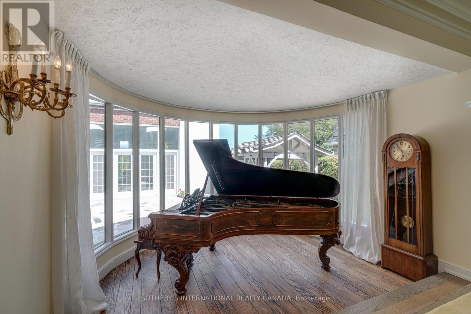 787 SIMCOE STREET N - Image 12