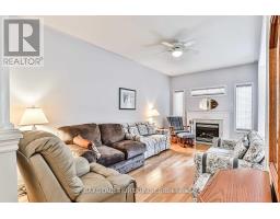 523 Ainsworth Drive, Newmarket, ON L3Y8W9 Photo 8