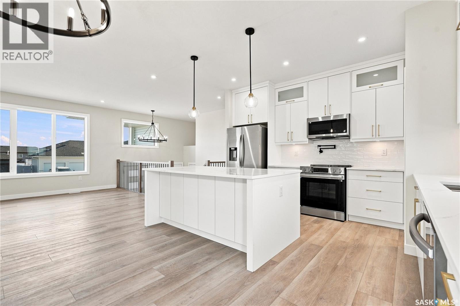 824 Ballesteros CRESCENT - Image 19