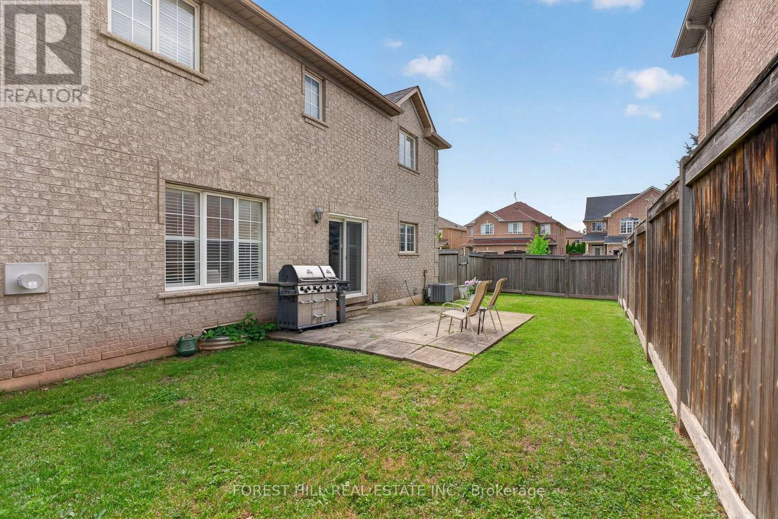 2 FOXFIELD CRESCENT - 33