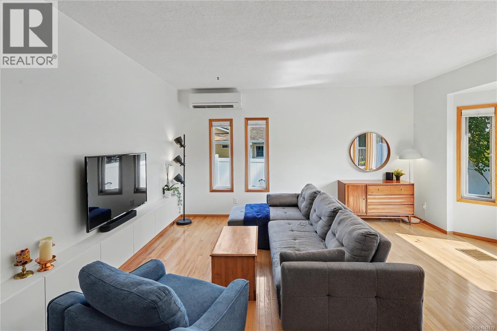 3730 Departure Bay Rd - Image 4