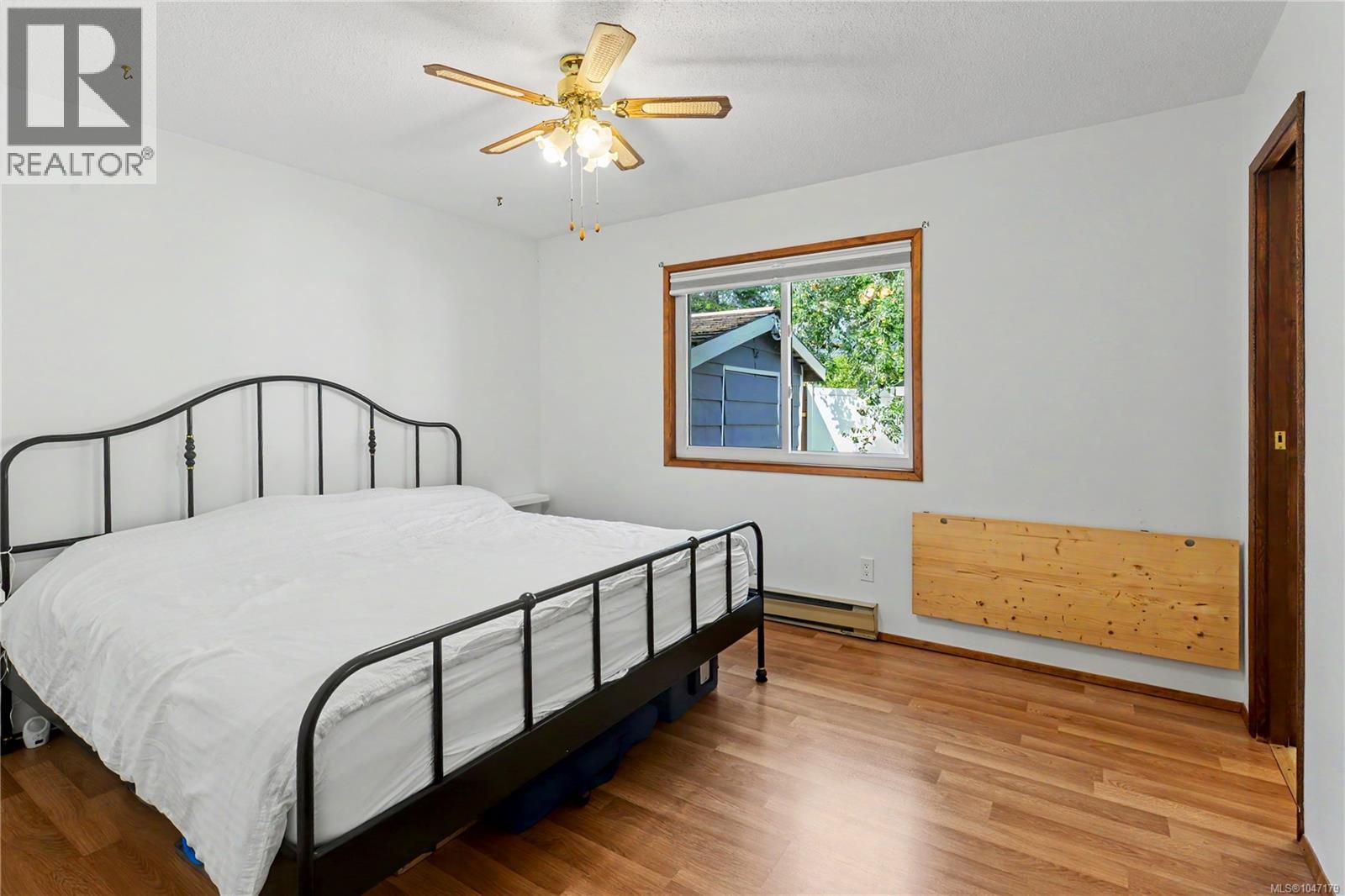 3730 Departure Bay Rd - Image 16