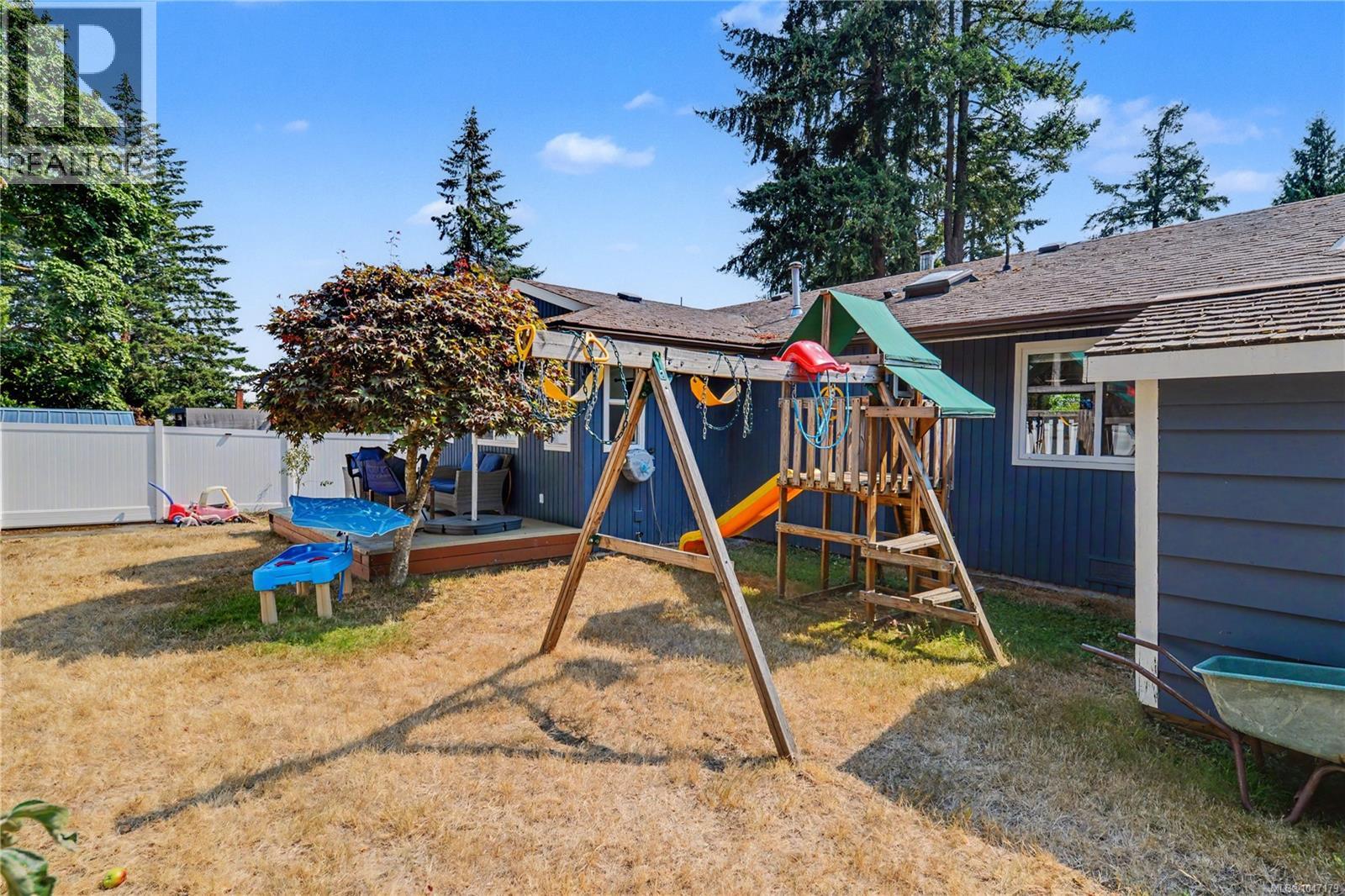 3730 Departure Bay Rd - 32
