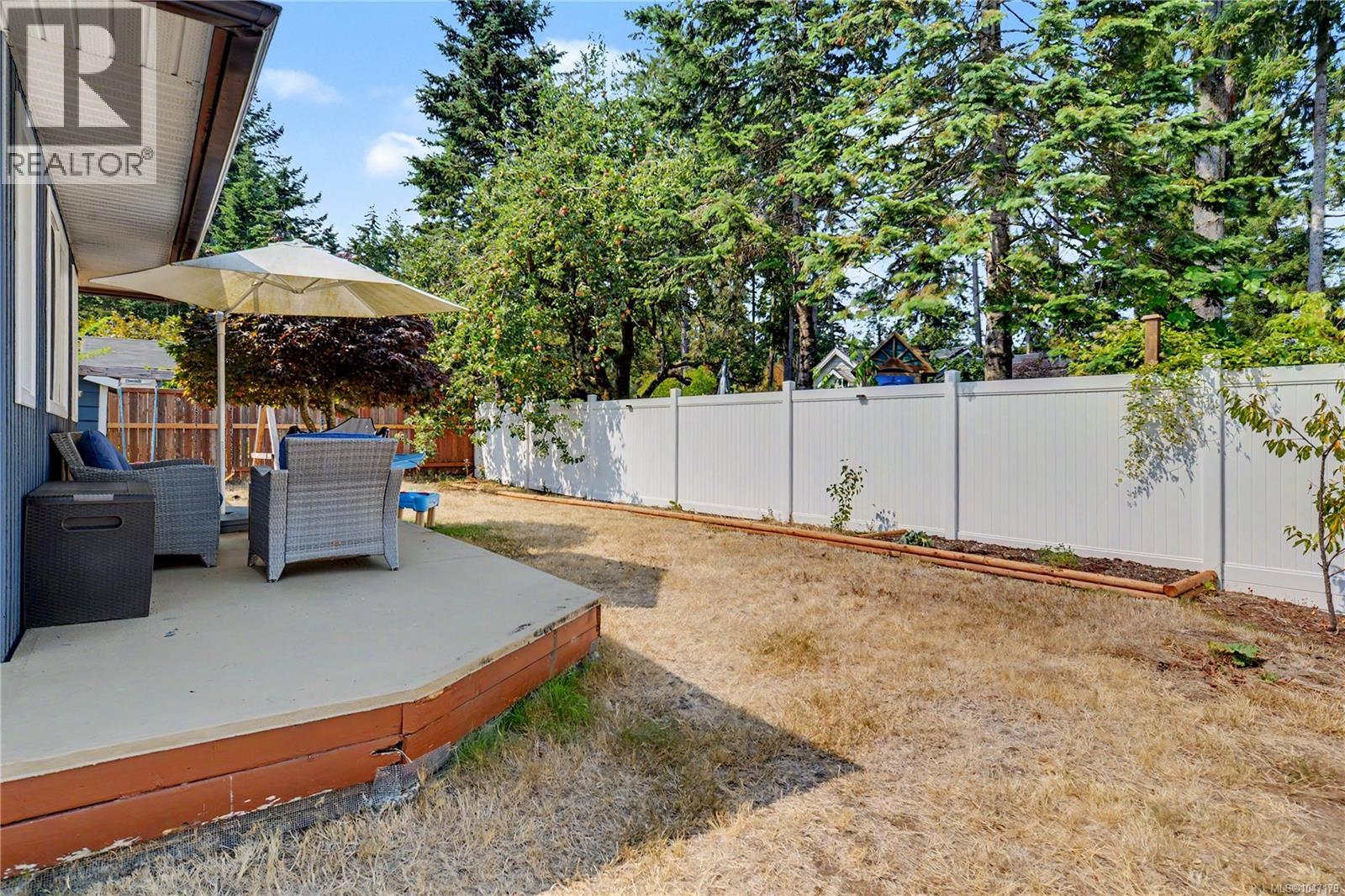 3730 Departure Bay Rd - 33