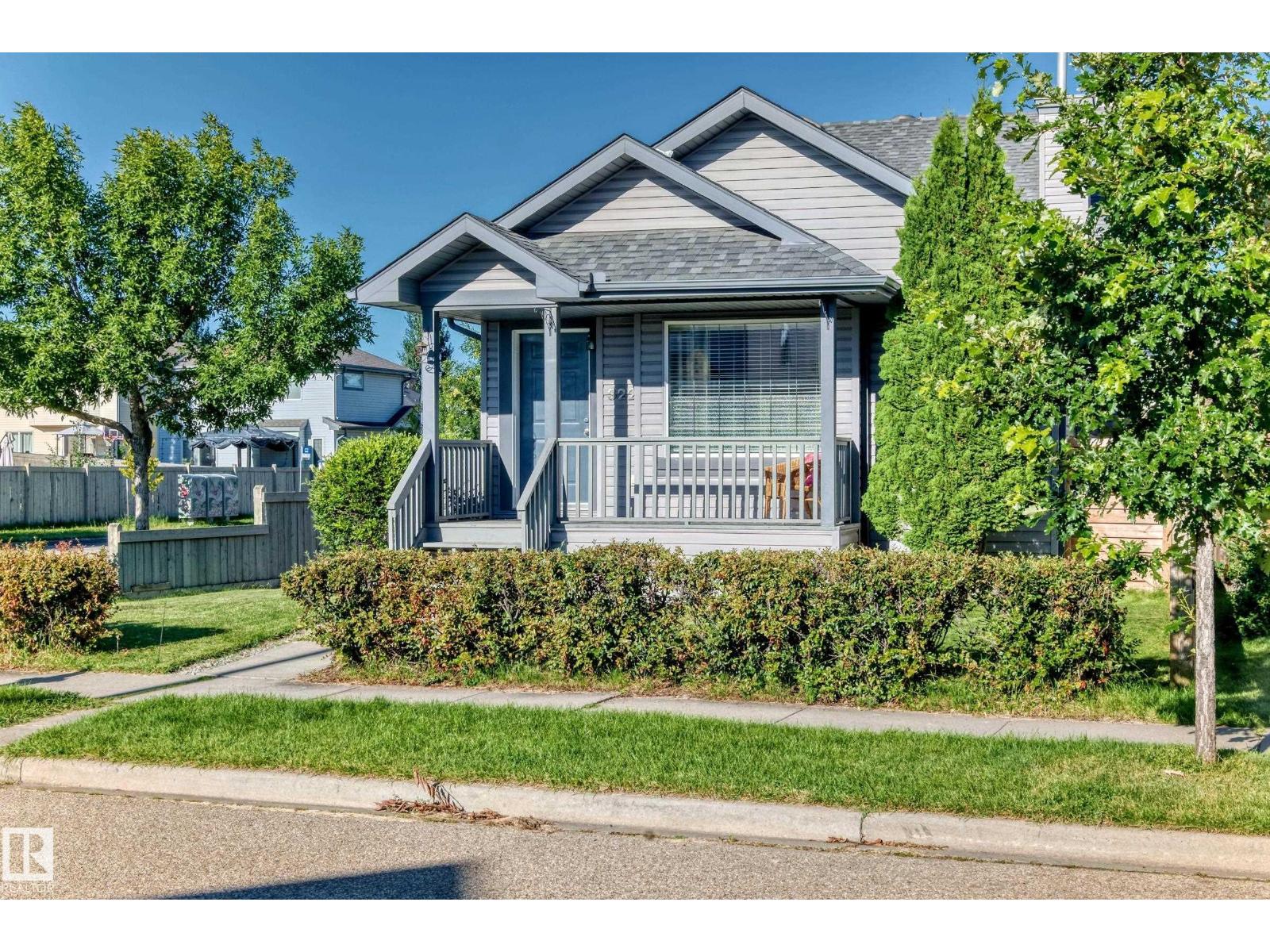 322 84 ST SW - 3