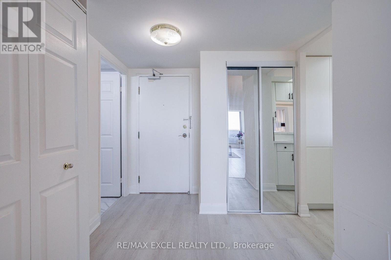 #906 30 THUNDER GROVE - Image 8