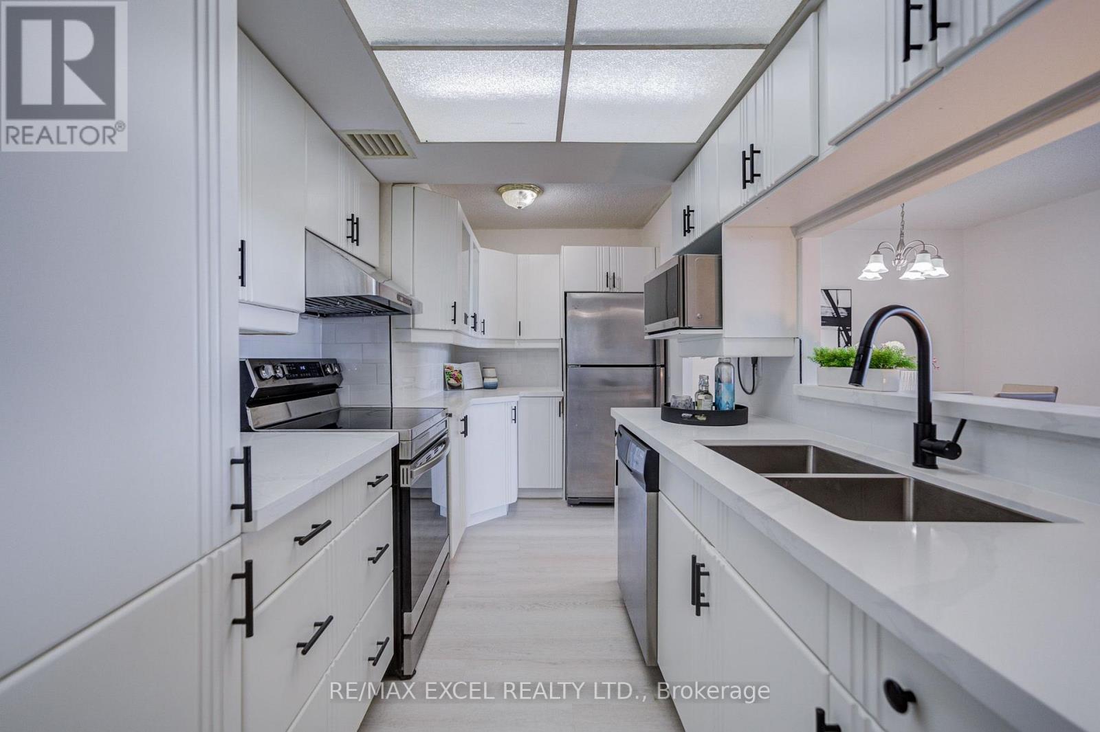 #906 30 THUNDER GROVE - Image 11