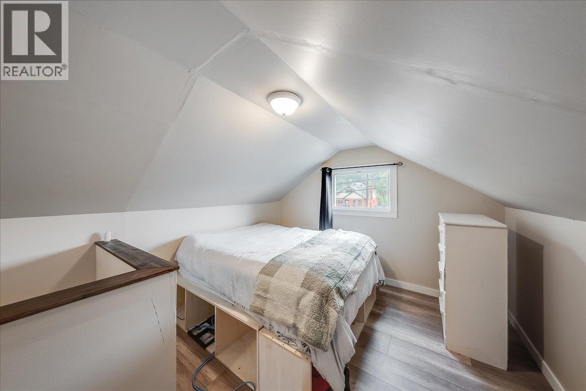 1430 THIRD Avenue, Trail