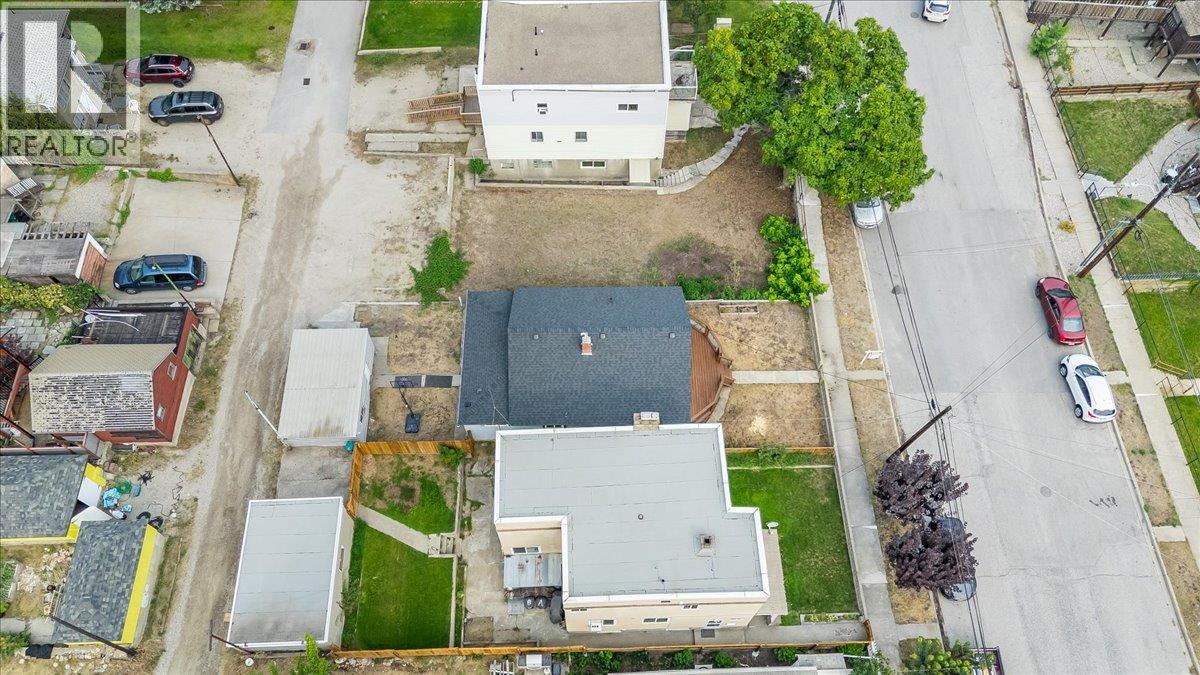 1430 THIRD Avenue, Trail
