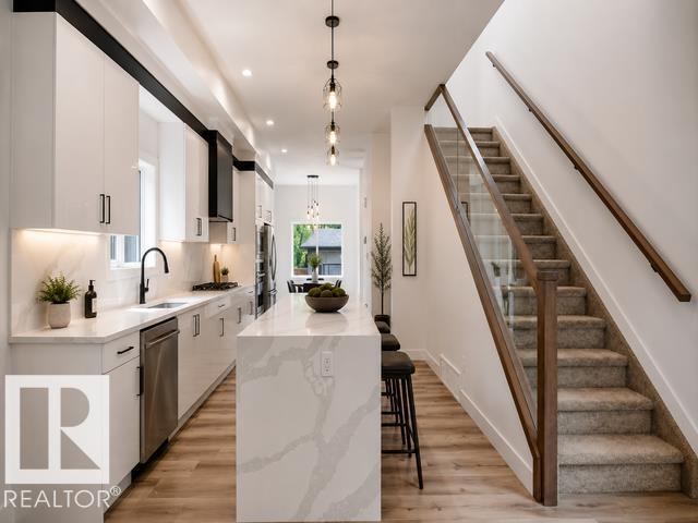 11032 128 ST NW - 10