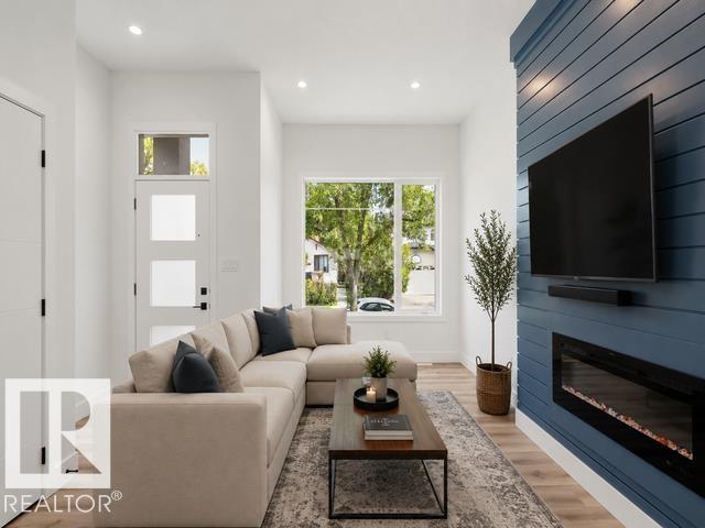 11032 128 ST NW - 5