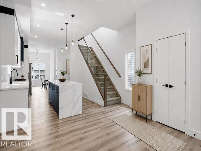 11032 128 ST NW - 11