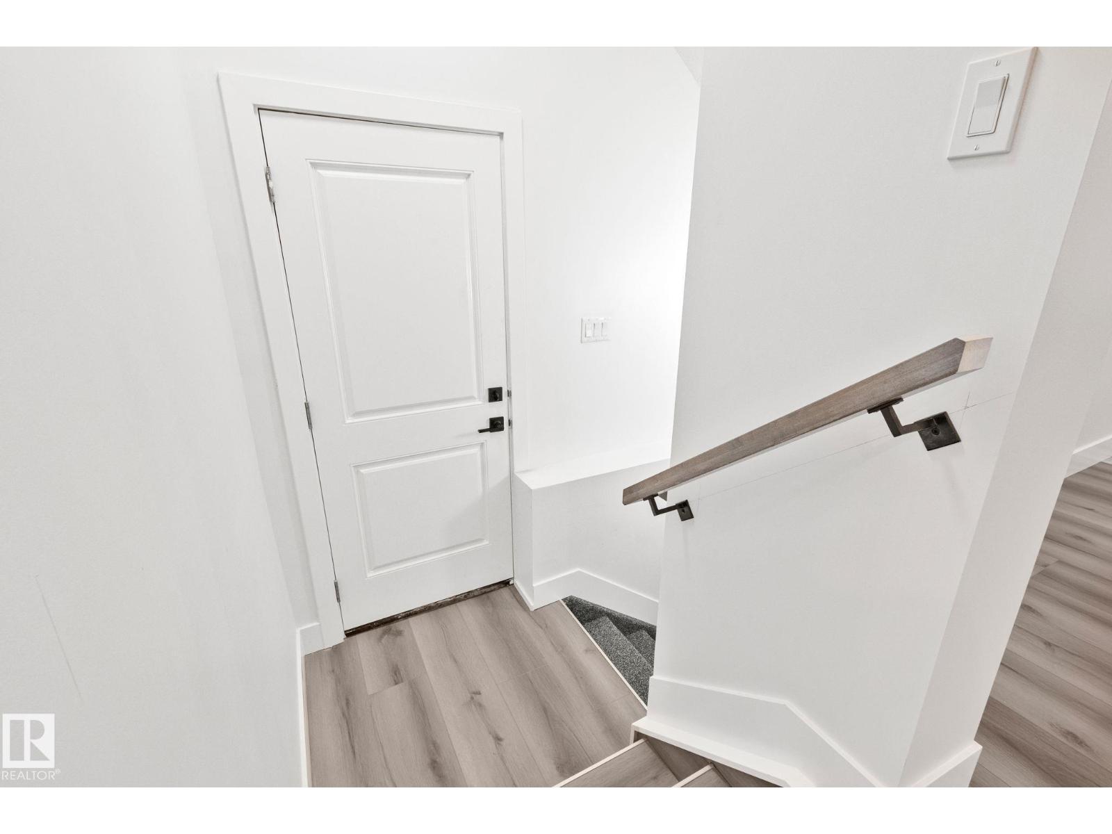 11032 128 ST NW - 33