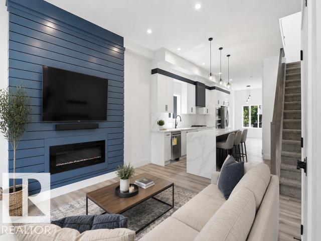 11032 128 ST NW - 8