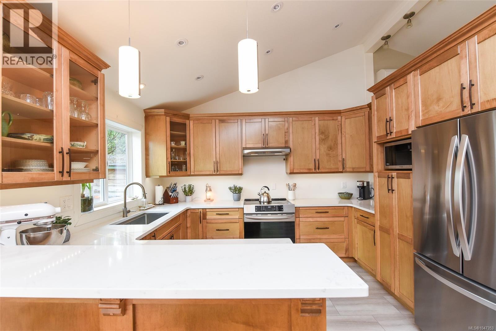1530 Grayling Dr, Comox