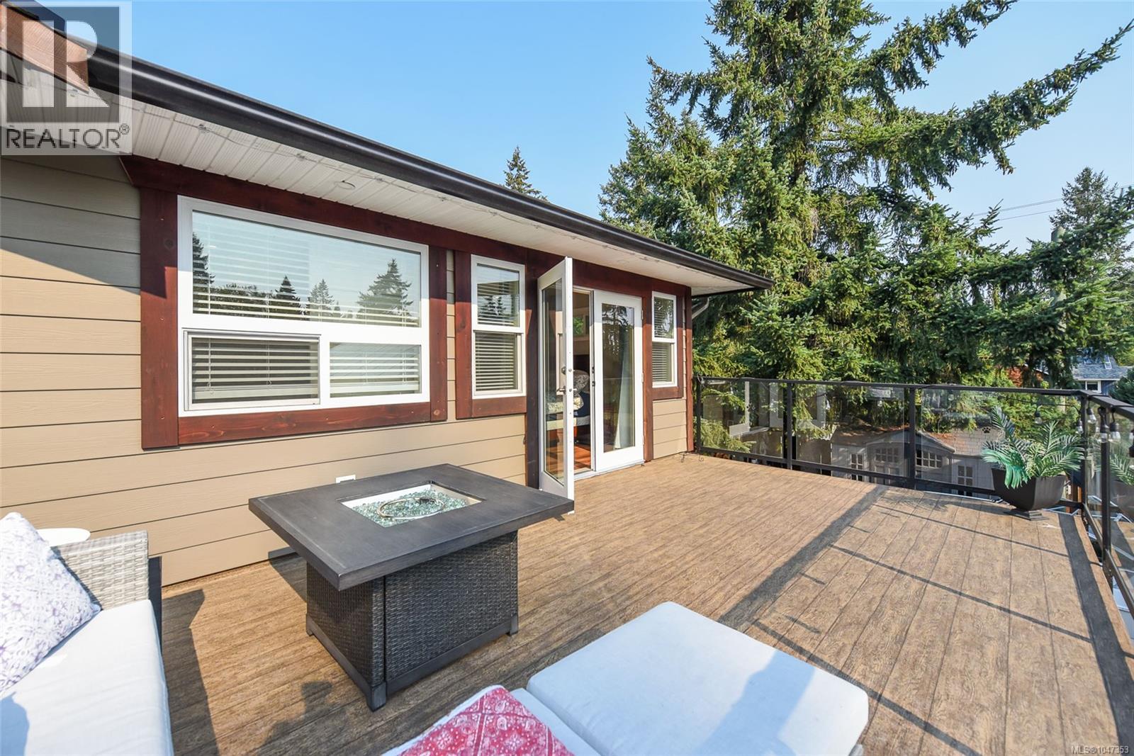 1530 Grayling Dr - 23