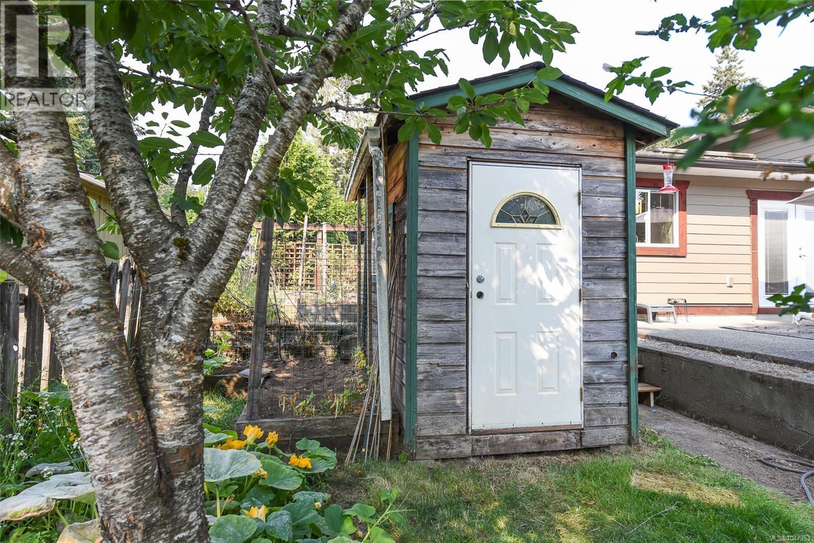 1530 Grayling Dr, Comox