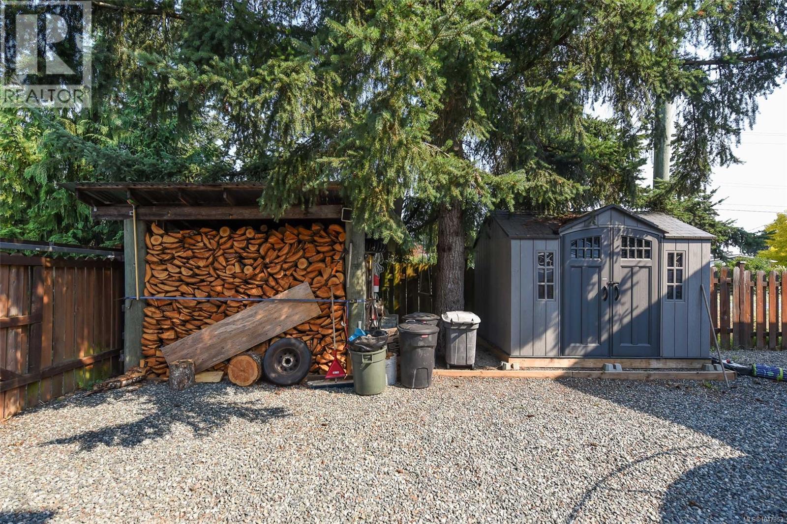 1530 Grayling Dr, Comox