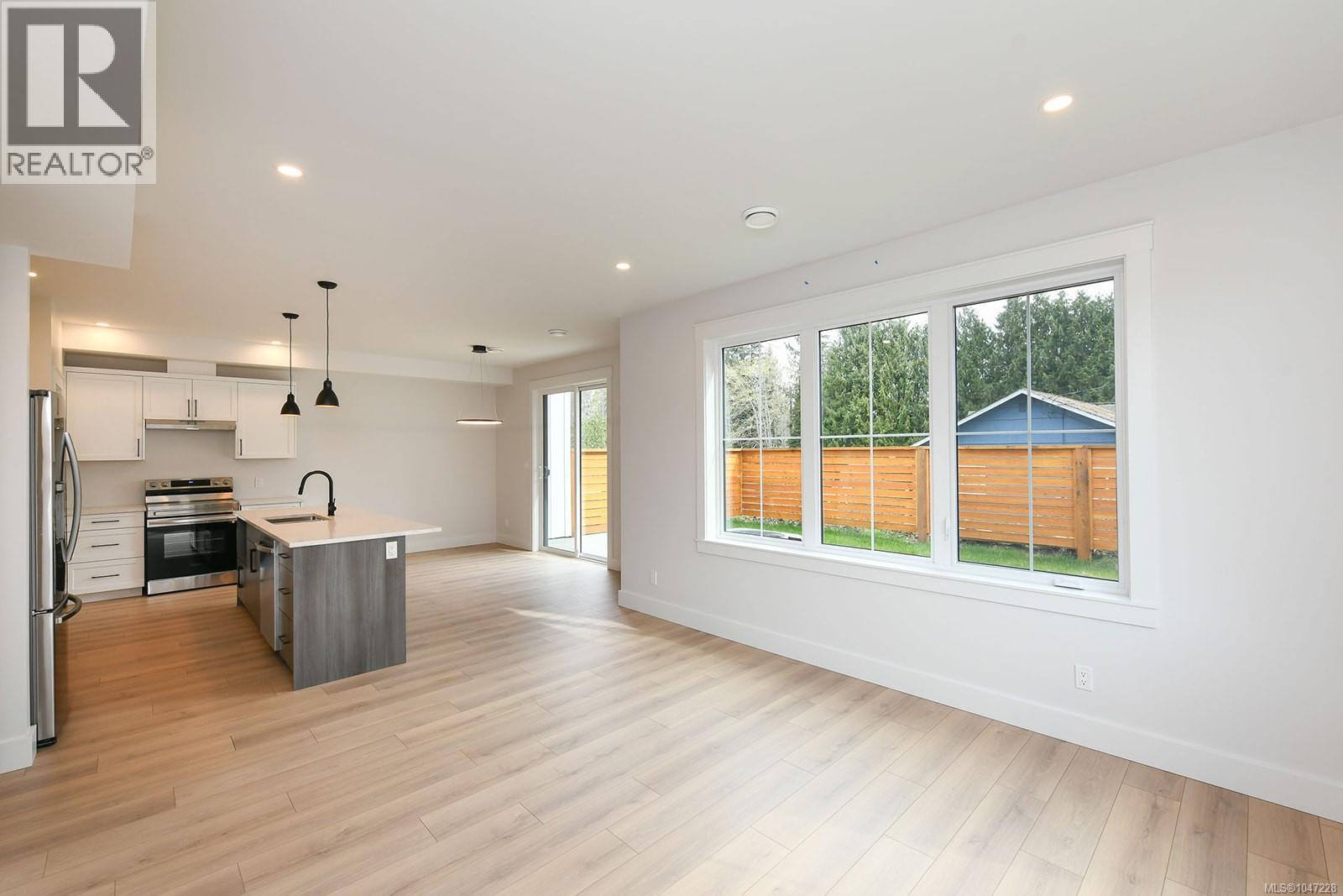 1 1090 Evergreen Rd, Campbell River