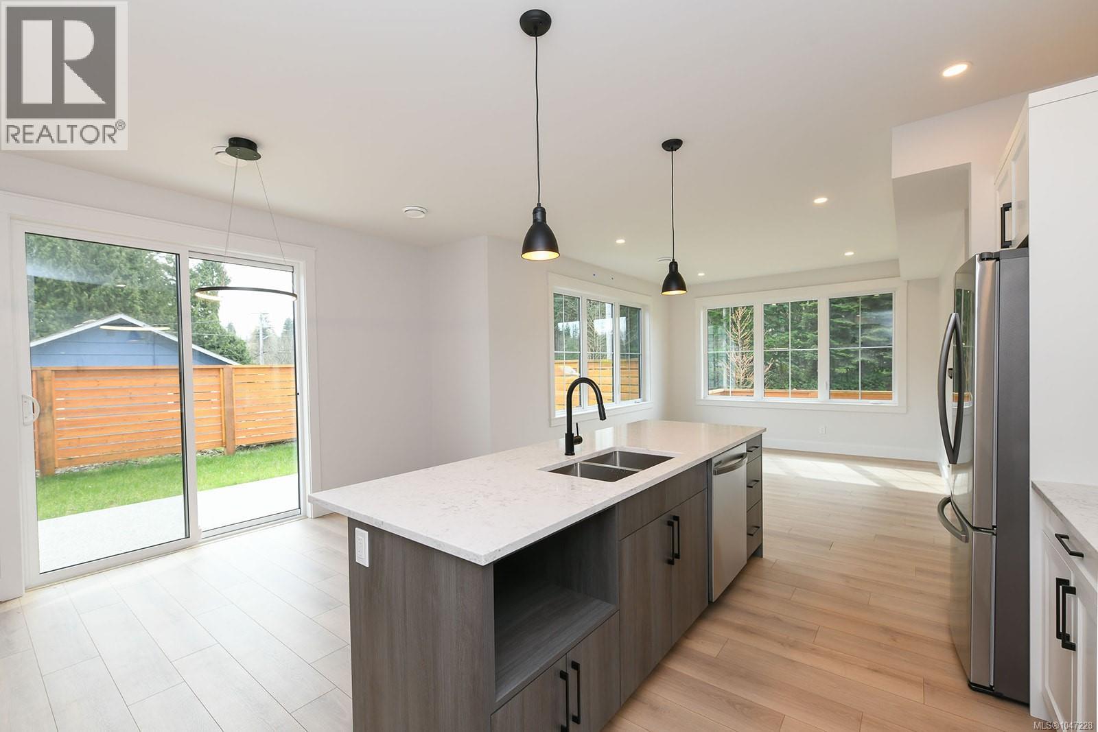 1 1090 Evergreen Rd, Campbell River
