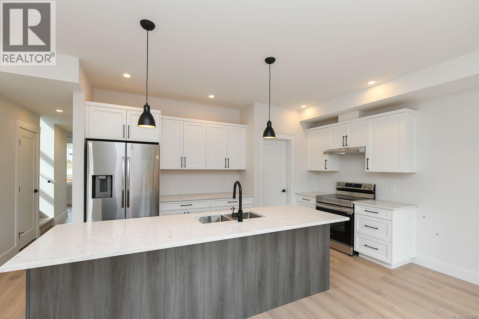 1 1090 Evergreen Rd, Campbell River