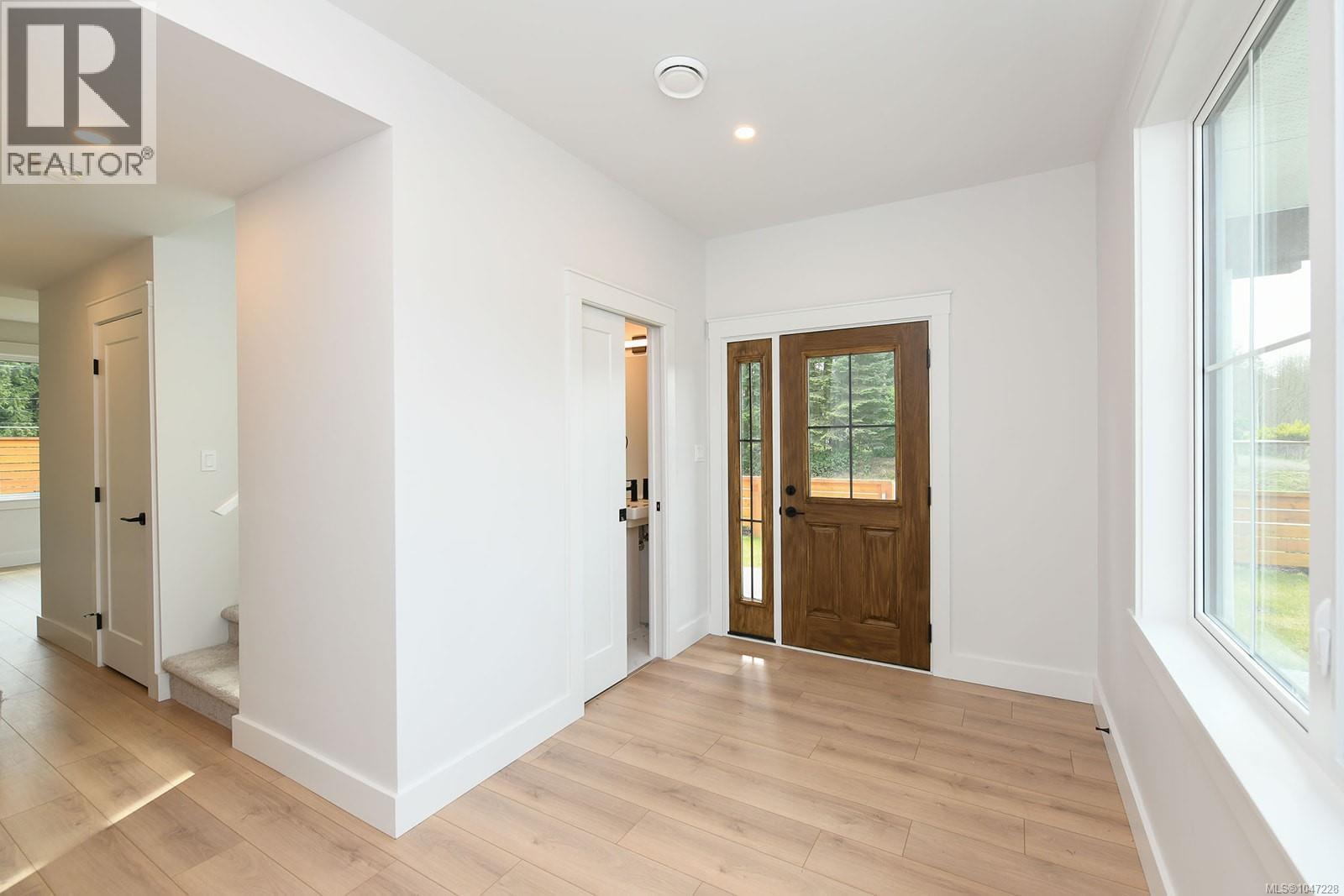 1 1090 Evergreen Rd, Campbell River