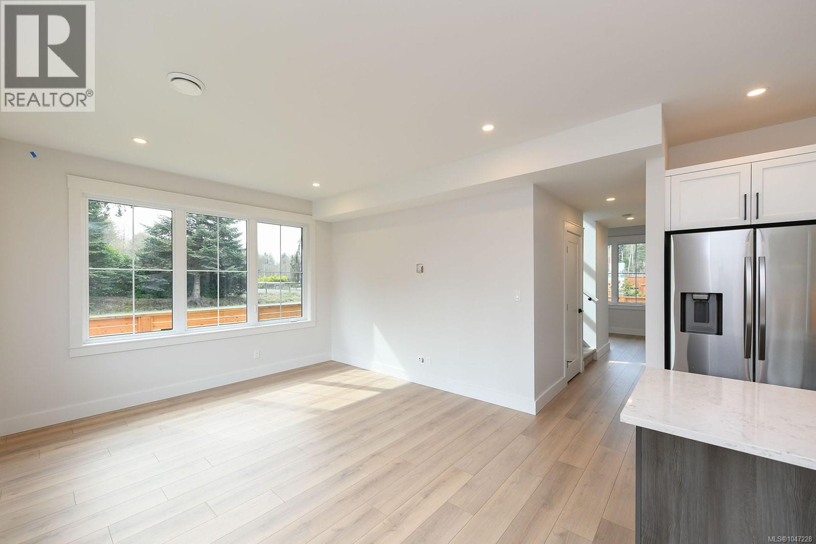 1 1090 Evergreen Rd, Campbell River