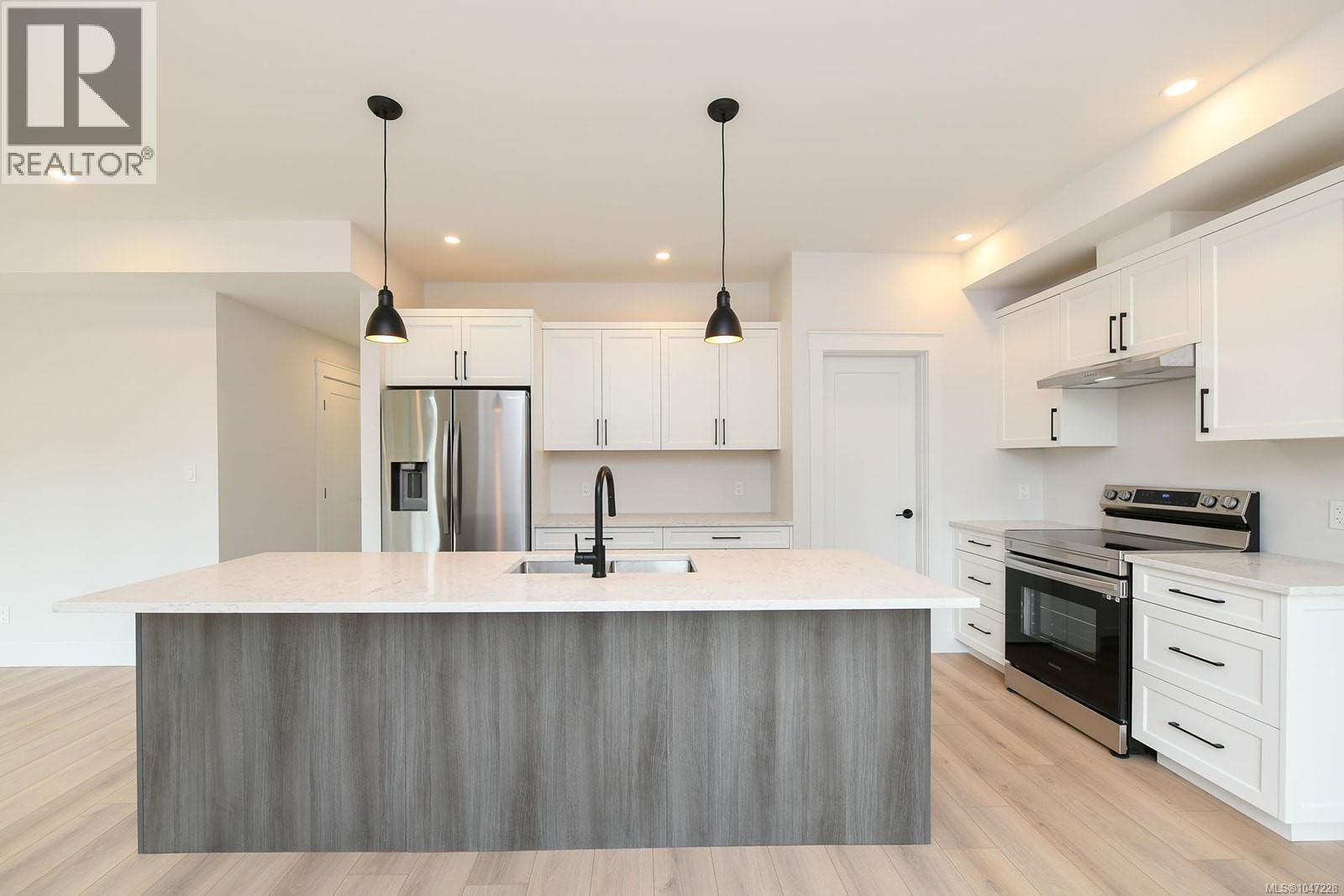 1 1090 Evergreen Rd, Campbell River