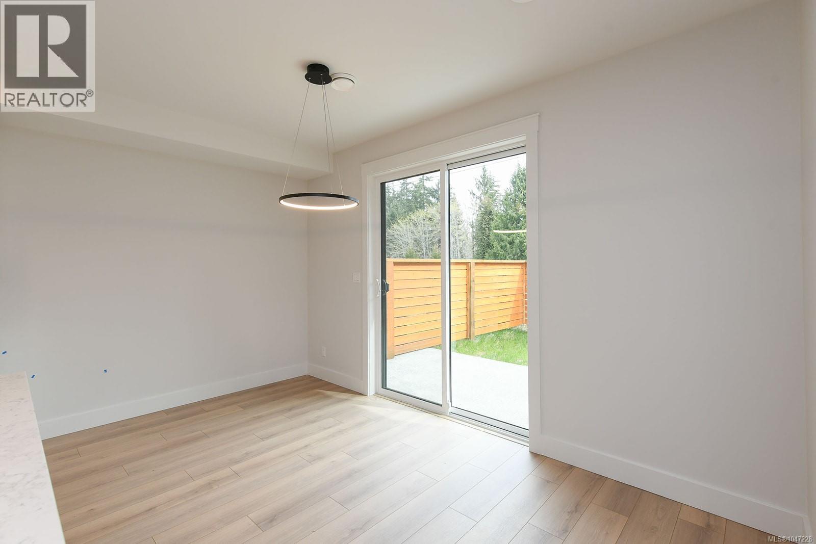 1 1090 Evergreen Rd, Campbell River