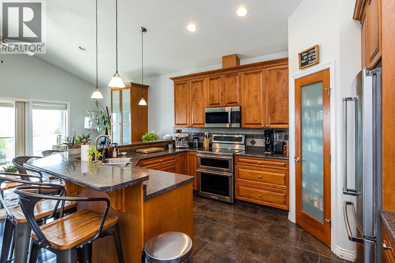 Photo 11 of 24 — 7650 GRAYSHELL ROAD · Prince George, BC